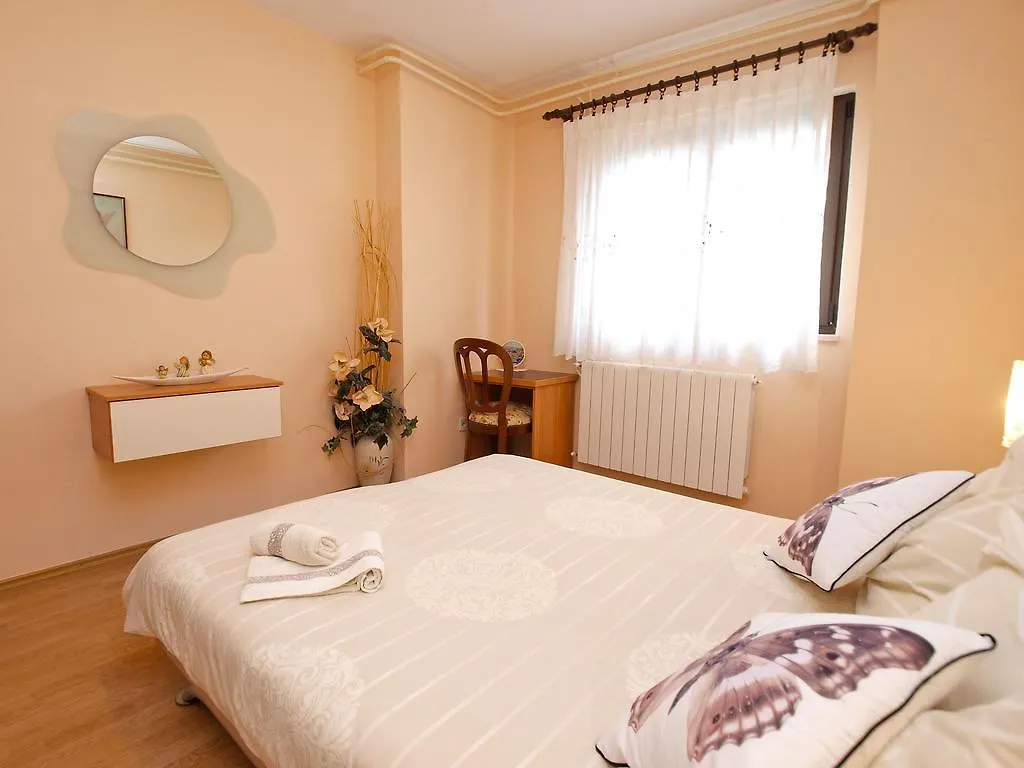 Apartments Rocka 1195 Porec
